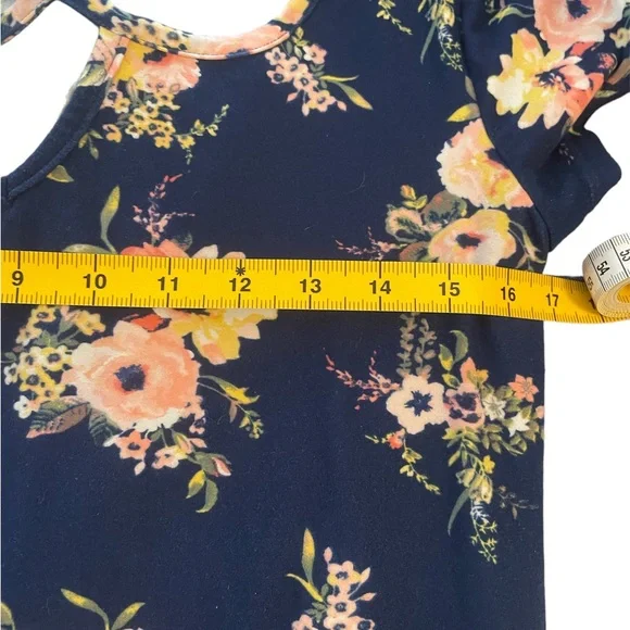 No boundaries blue floral latice detail top - Picture 3 of 3